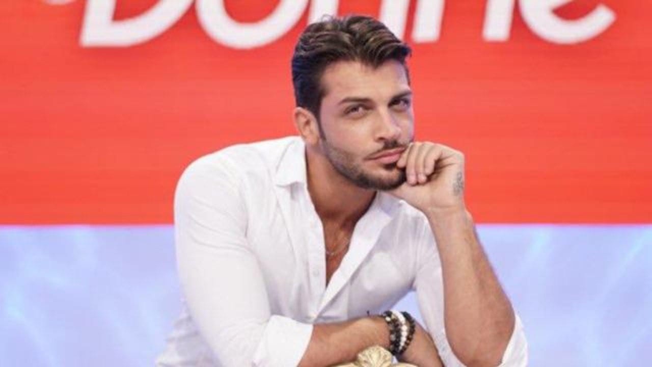 Uomini e Donne: il pubblico e i social contro Mariano Catanzaro, ecco perché