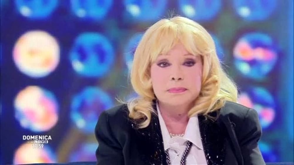 Isabella Biagini ha un figlio segreto, la rivelazione shock a Domenica Live [VIDEO]