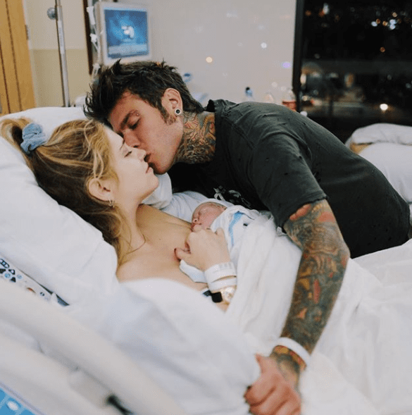 Il neo papà Fedez: "le capacità genitoriali non si giudicano dalle foto social”