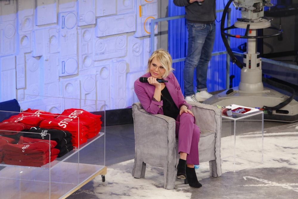 Amici 17: Maria De Filippi balla con Simona Ventura [VIDEO]