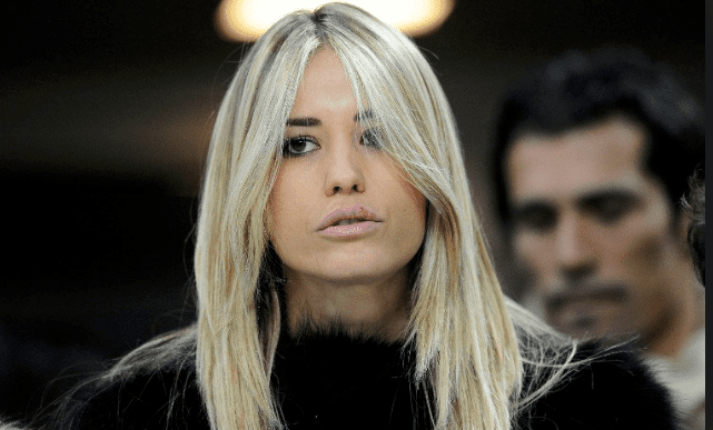 Elena Santarelli, bellissima presentatrice di Latina, tramite dei commenti sui social è tornata a parlare del suo piccolo Giacomo e della battaglia contro la malattia che lo affligge. La showgirl è apparsa tenace e grintosa come sempre, ma ha voluto confidare le sue debolezze, parlando di alcuni "momenti no"....