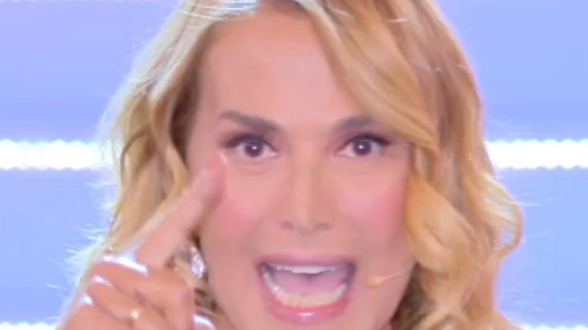 Barbara D’Urso, minacce shock: ‘Ti devi fare i ca*zi tuoi sennò ti attacco al muro’