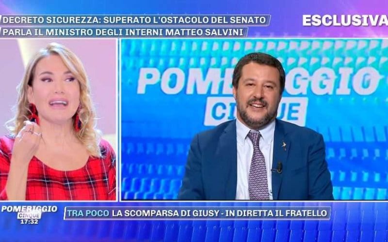 Barbara D'Urso si dichiara a Matteo Salvini: "Non sei single, e io ci speravo!"