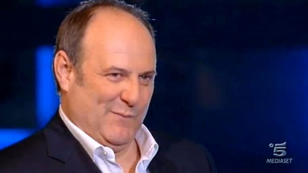 Gerry Scotti, la confessione bollente: "Quella volta che feci il bagno con Michelle Hunziker"