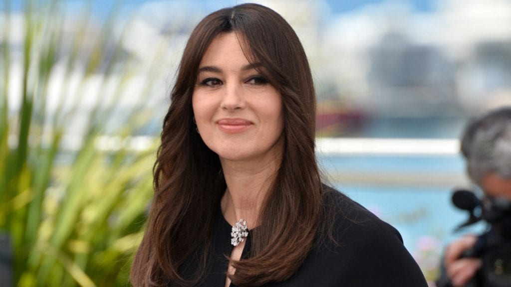 Monica Bellucci beccata con il fidanzato giovanissimo: è il sosia dell'ex marito