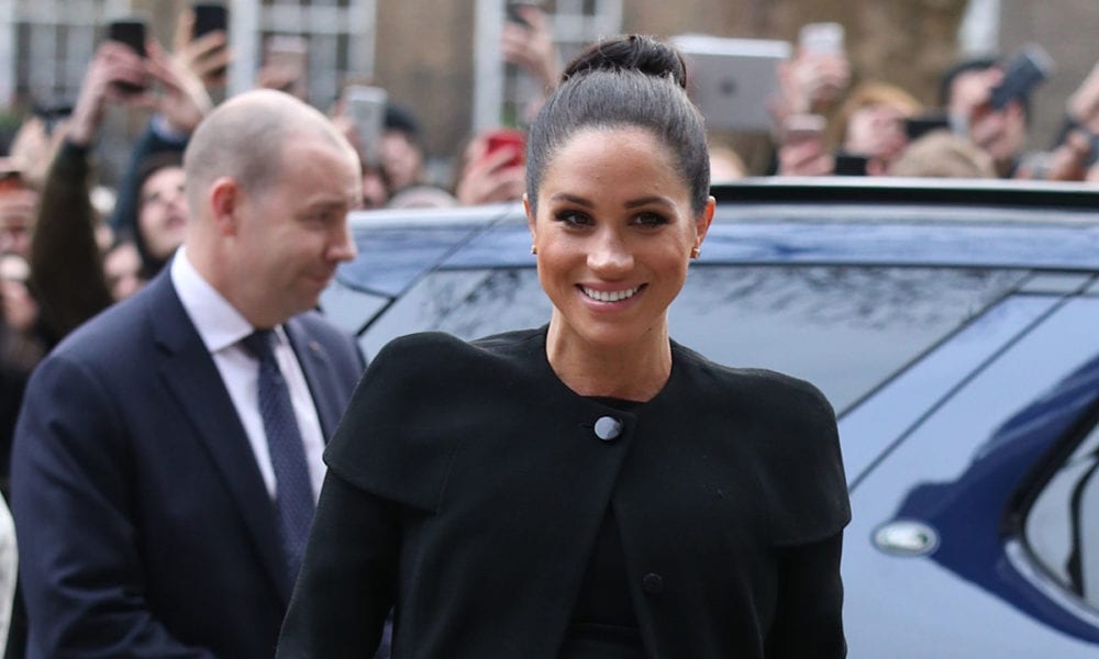 Meghan Markle vergognosa, ruba il lavoro a Harry: lo sgarro al marito