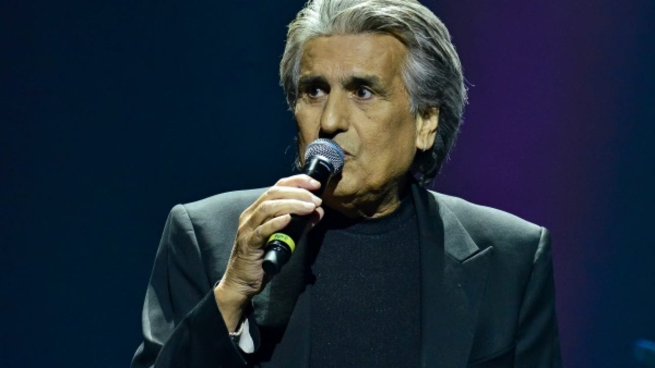 Toto Cutugno aggredito durante un concerto paura per il cantante Toto Cutugno aggredito durante un concerto paura per il cantante