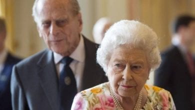 Regina Elisabetta, il principe Filippo l'ha tradita con la mamma di...