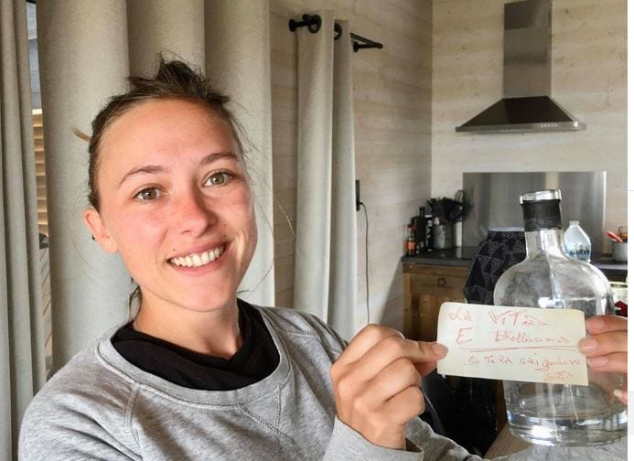 Trova una bottiglia in spiaggia: il messaggio è incredibile