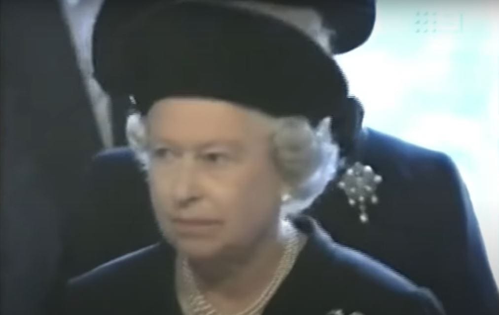 Regina Elisabetta in lutto: "Ne sono morti cinque", ha il cuore spezzato
