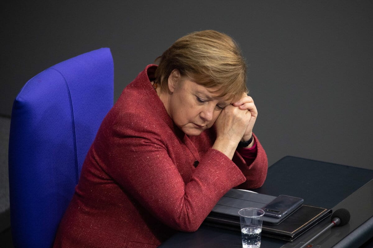 Angela Merkel piange Parlamento covid Germania
