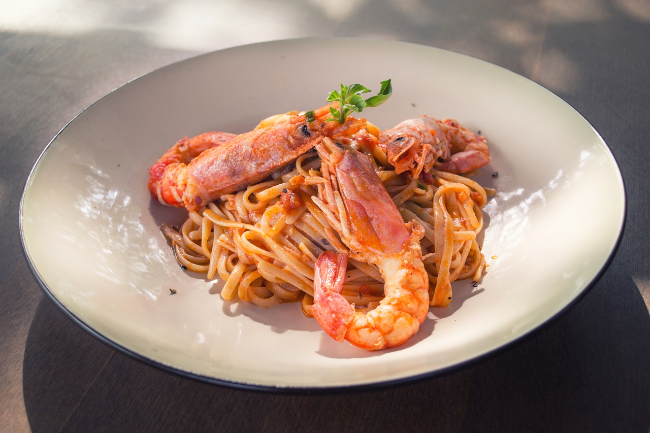 Pasta gamberi e pomodorini ricetta cremosa e veloce