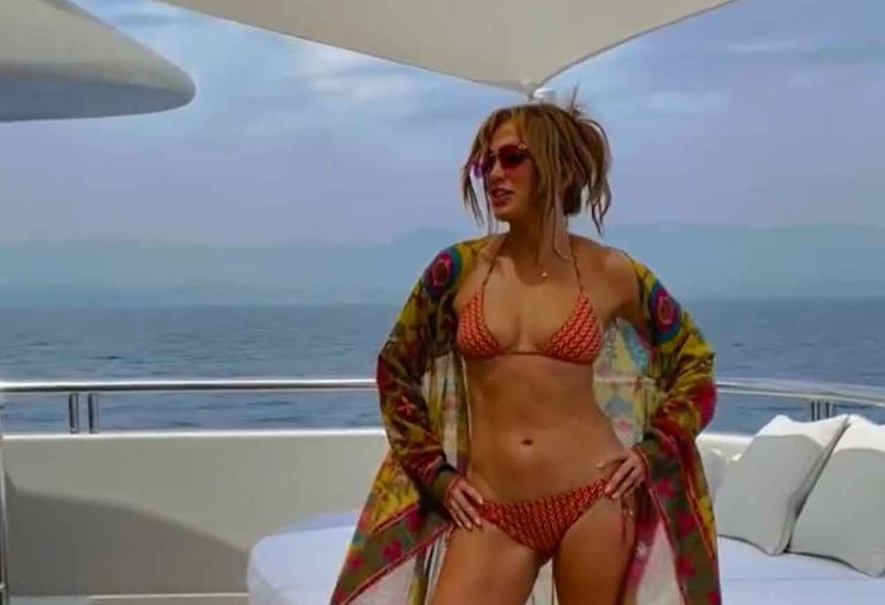 Jennifer Lopez Capri