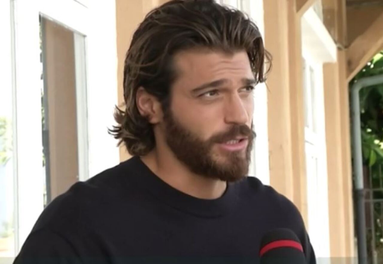 Can Yaman Viola come il mare