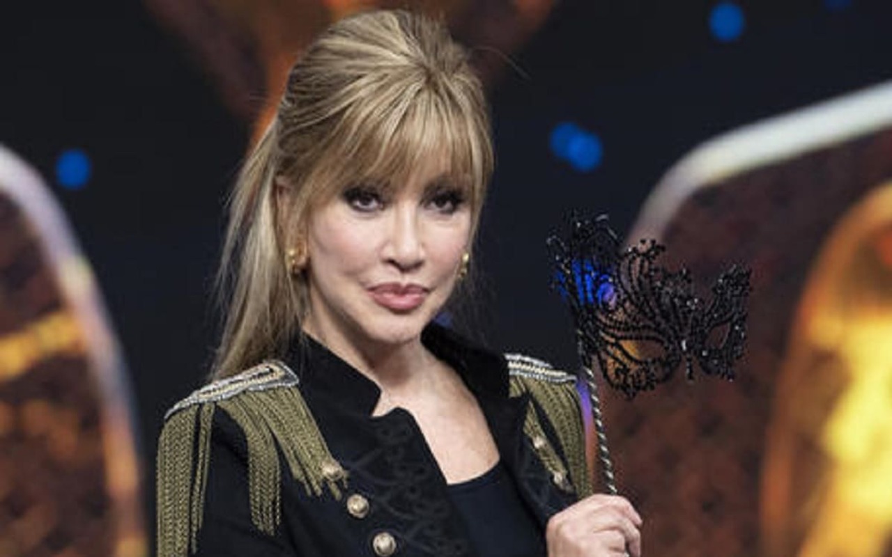 Milly Carlucci Il Cantante Mascherato