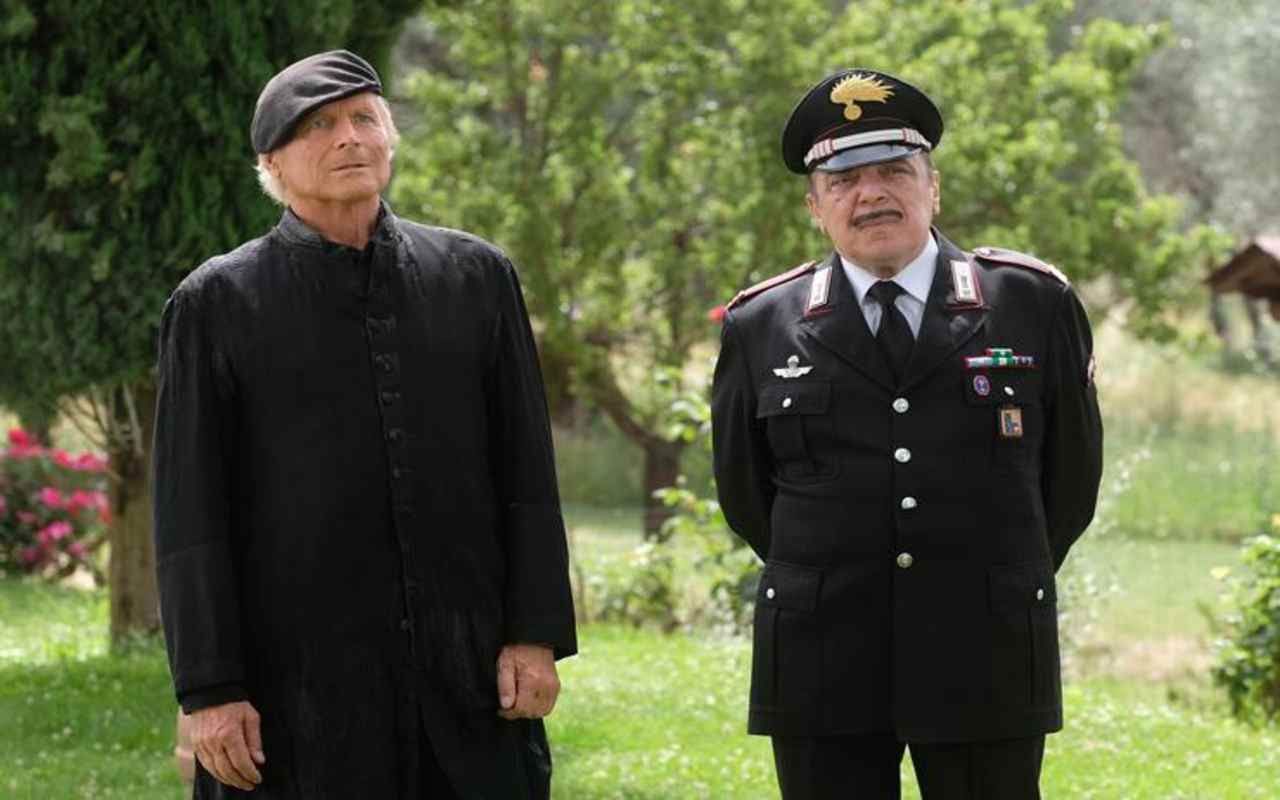 Terence Hill e Nino Frassica sul set di "Don Matteo 13"