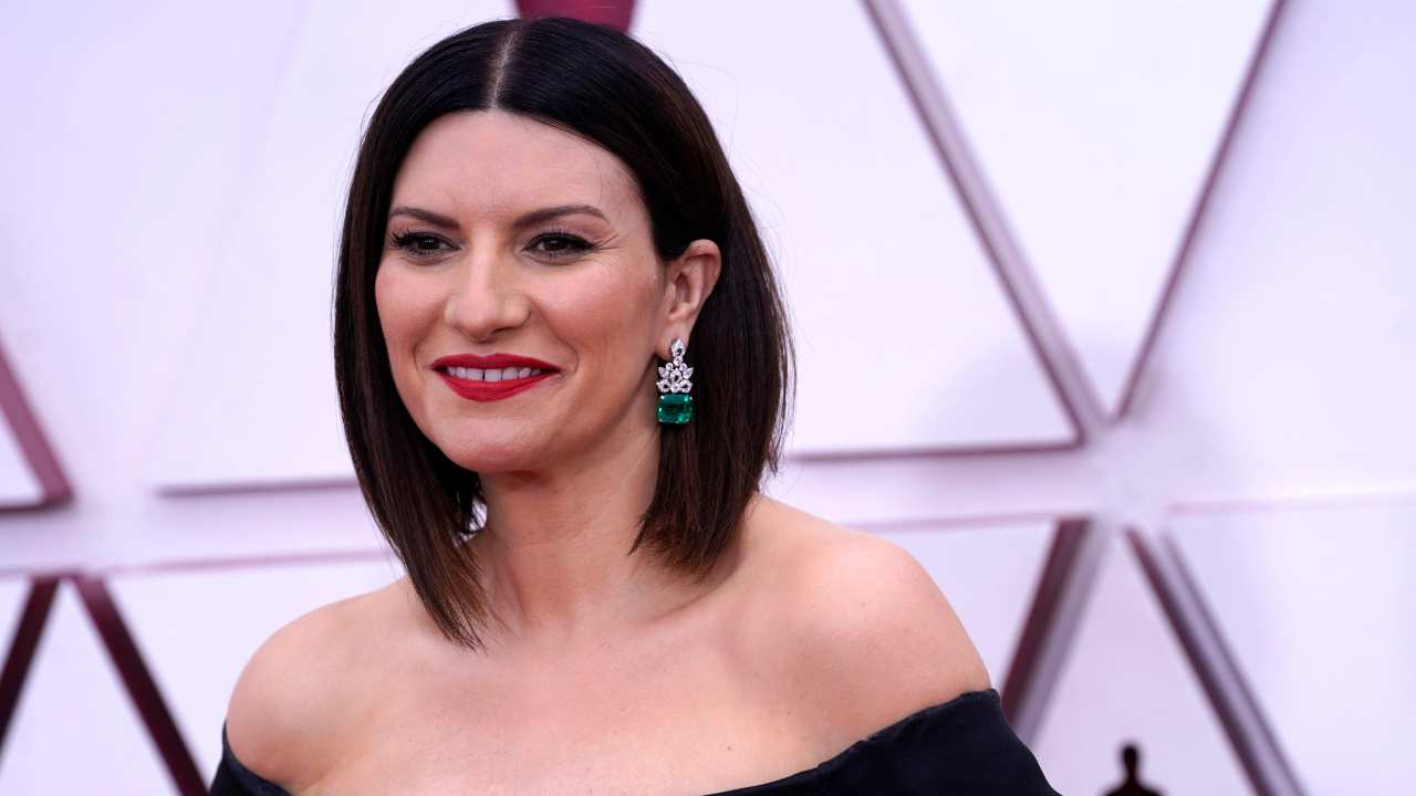 Laura Pausini sul red carpet degli Oscar 2021 (Ph. ANSA) - Velvetgossip