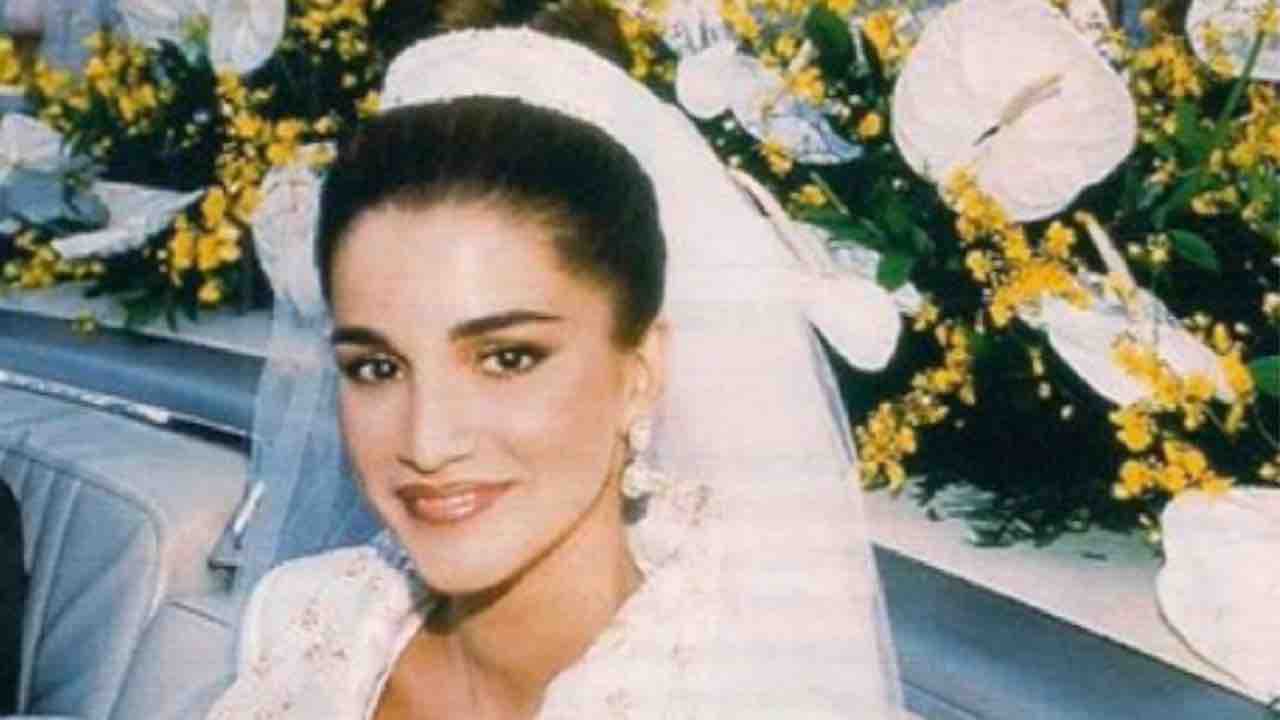 Rania di Giordania trasformata dalla chirurgia: la (preoccupante) trasformazione della Principessa, eccola oggi