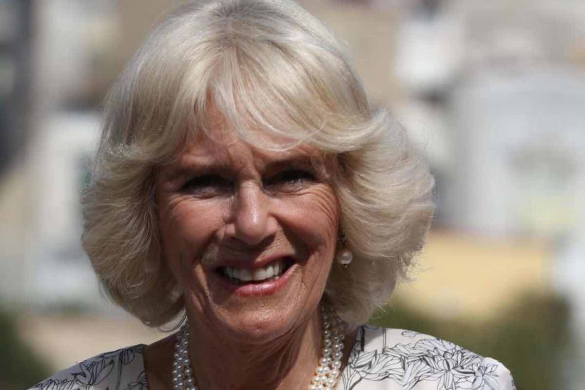 Camilla vestito stilista incoronazione