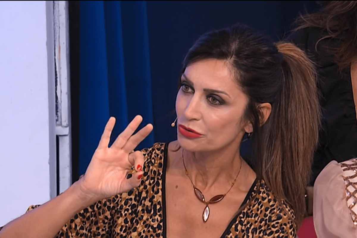 Barbara De Santi Uomini e Donne critica