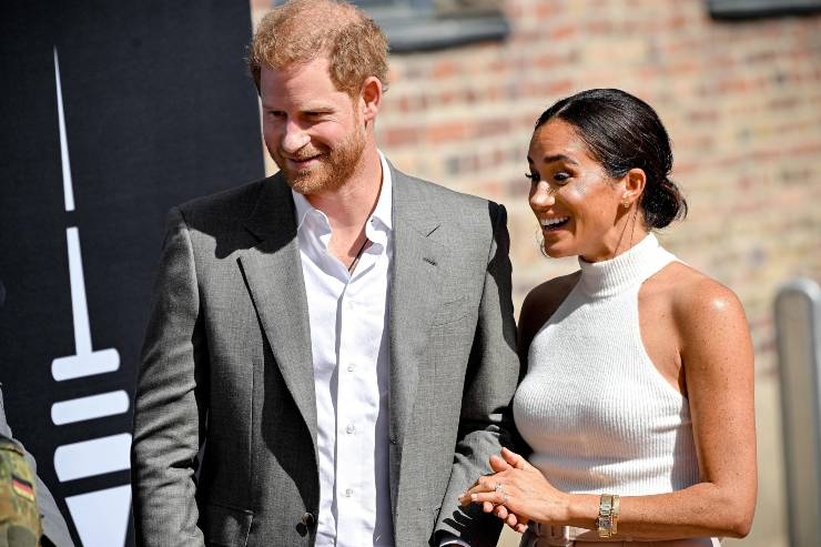 Harry e Meghan con lo chignon basso