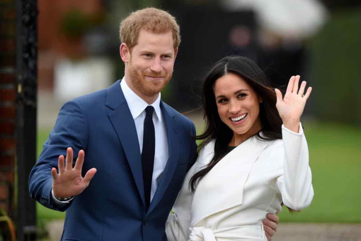 Harry e Meghan “rimossi” ufficialmente dalla royal family