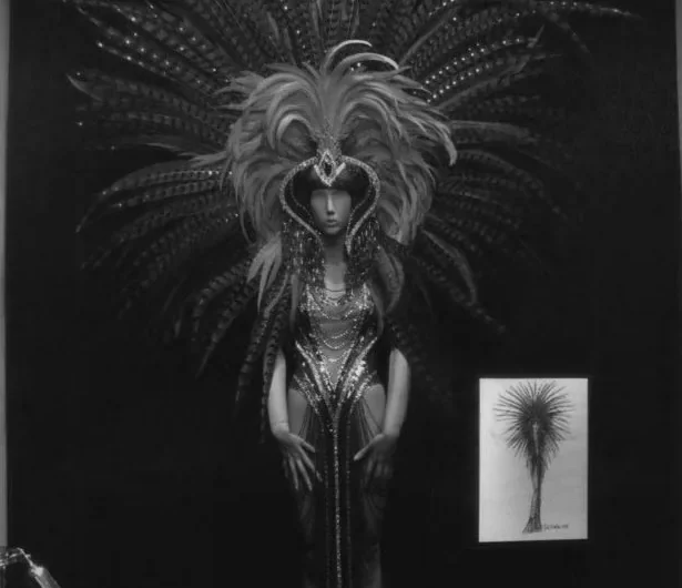 Bob Mackie, morto il genio dei costumi: da Diana Ross a RuPaul, l'eredità di un'icona