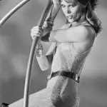 Amanda Lear sui look copiati di Madonna e il flop con Adriano Celentano: «Era superstizioso, diede la colpa a me»