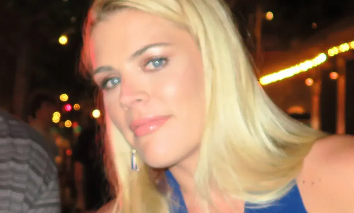 Busy Philipps (Dawson's Creek) rivela il tumore al cervello: "Sono grata di essere viva"