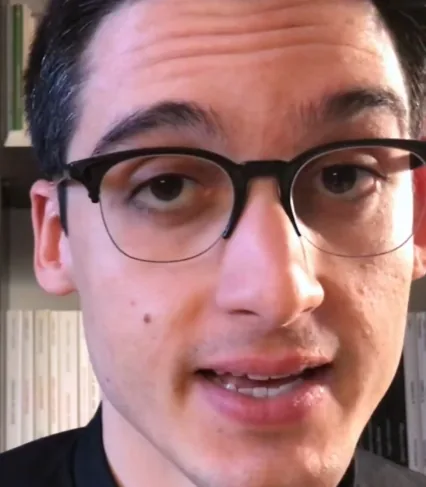 Alberto Ravagnani da prete a opinionista: 'I ragazzi gay venivano da me con la stessa domanda'